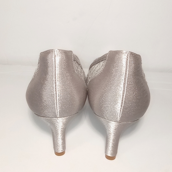 Adrianna Papell Jamie Evening Pumps Silver Rhinestone Women's Shoes Size 8.5 - Picture 10 of 14